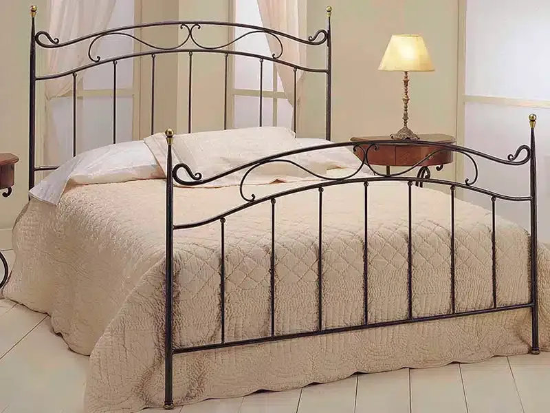 Cama fierro café rulos