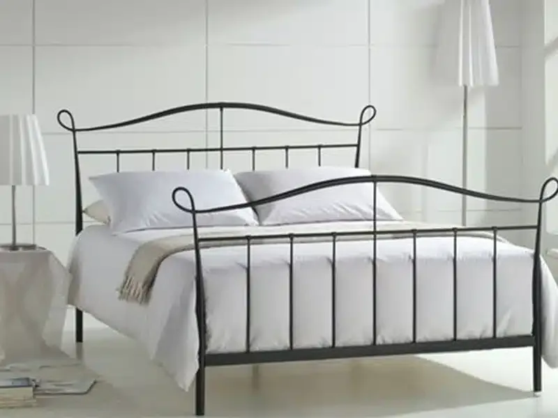 Cama fierro negro rulos clásica