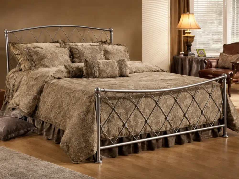 Cama fierro plateada rombos